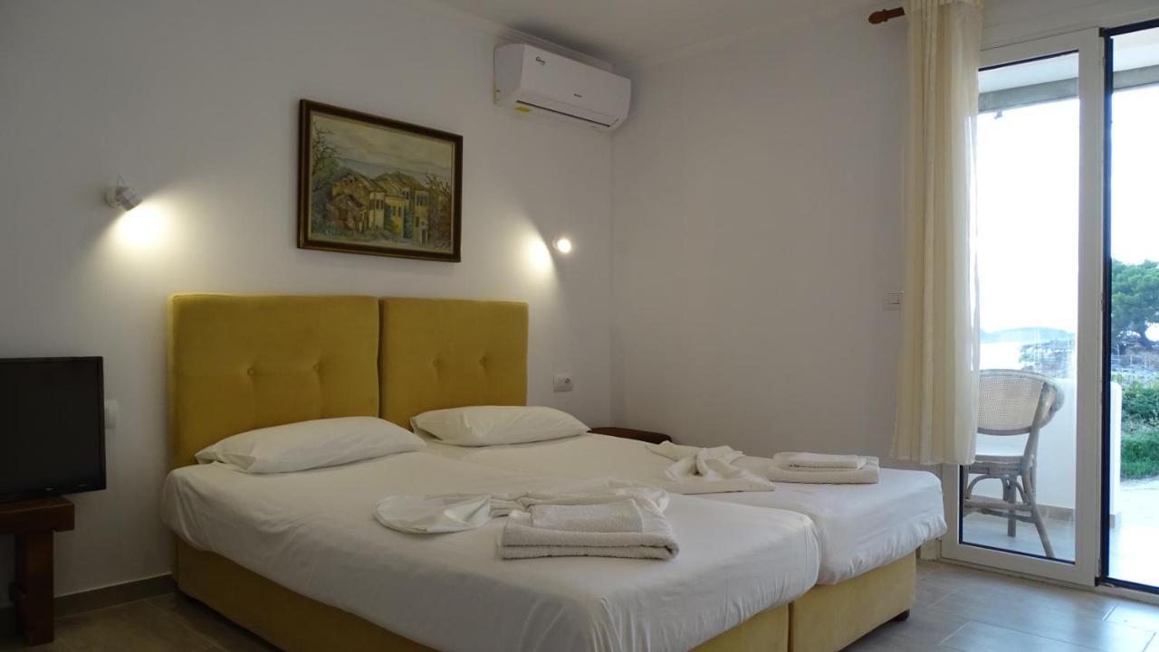 Petro'S Apartments Ksamil Exterior foto