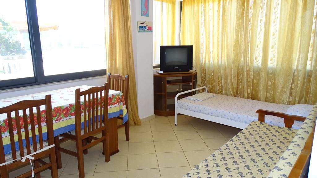Petro'S Apartments Ksamil Exterior foto